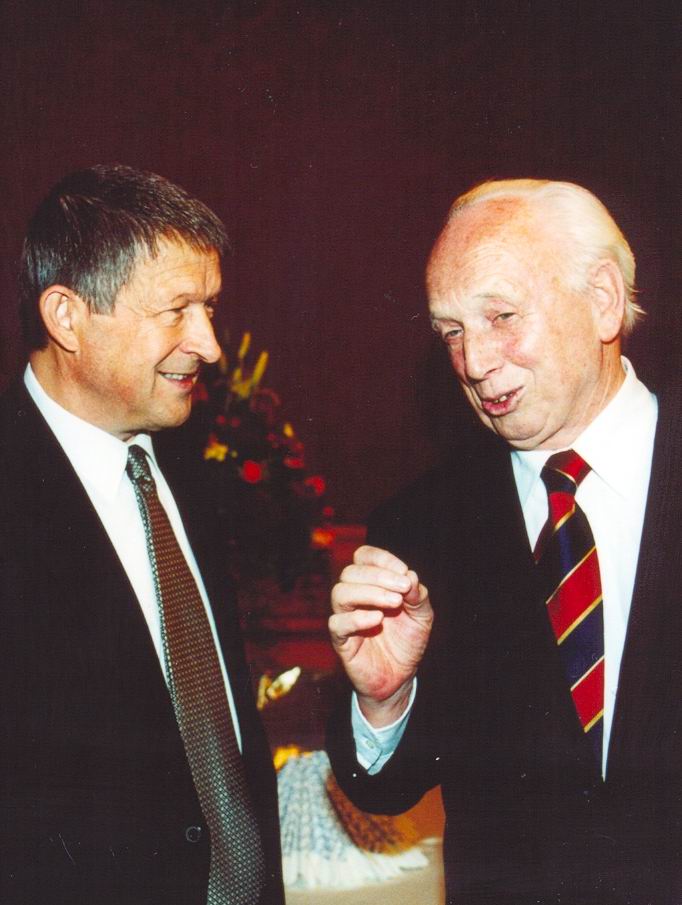M�dl Ferenc eln�k �rral